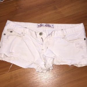White Hollister shorts